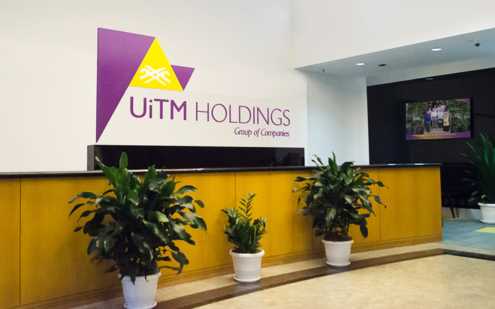 Anwar arah semak kerugian UiTM Holdings
