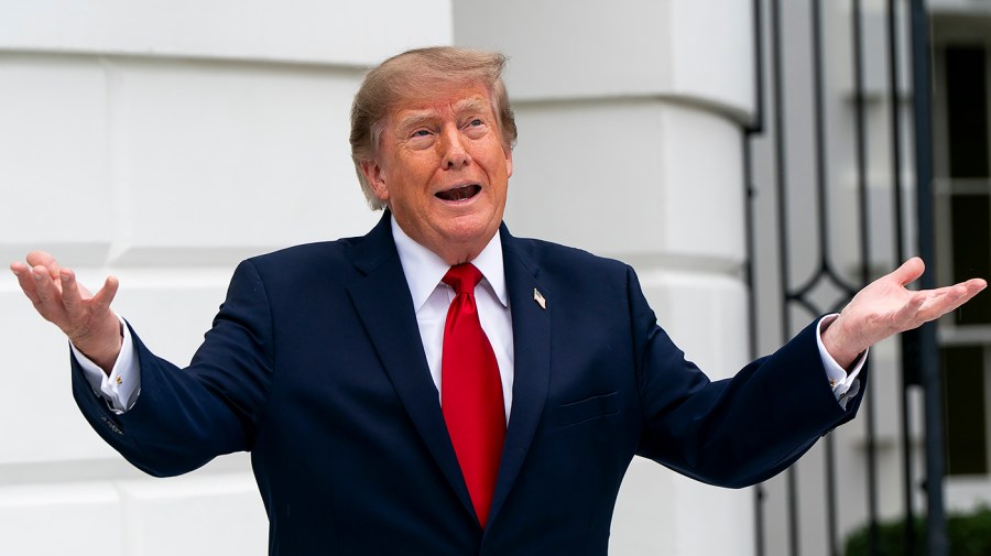 Trump's polls sink further in warning sign for GOP