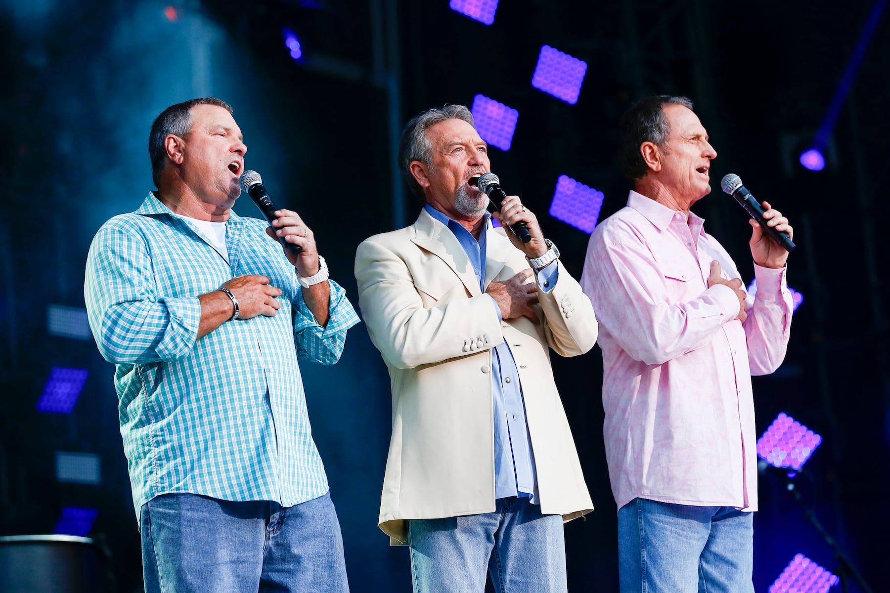 Legendary country music group saying farewell after more than 5 decades of touring