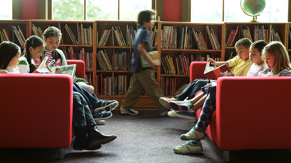 Put down those textbooks and turn off the screens. Here is a great way for kids to learn