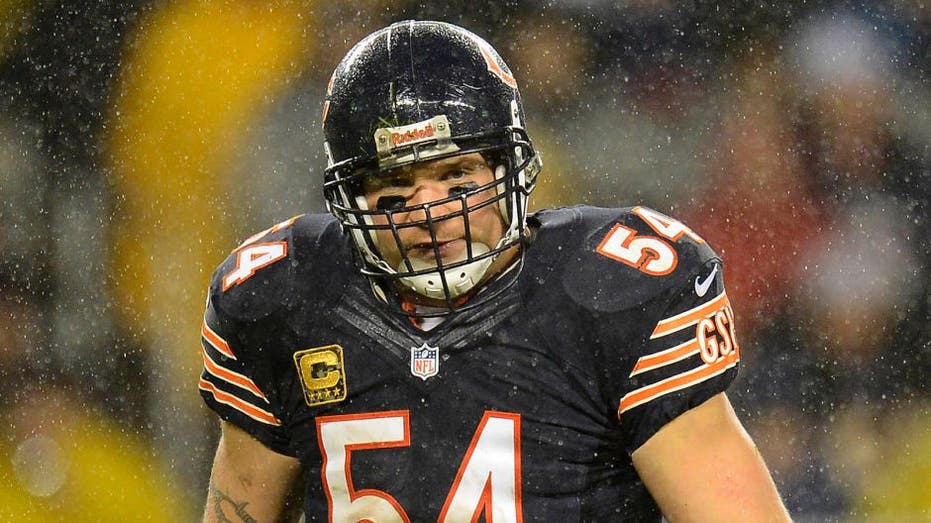 NFL legend Brian Urlacher rips Colin Kaepernick, says protests wouldn't have flown in his locker room