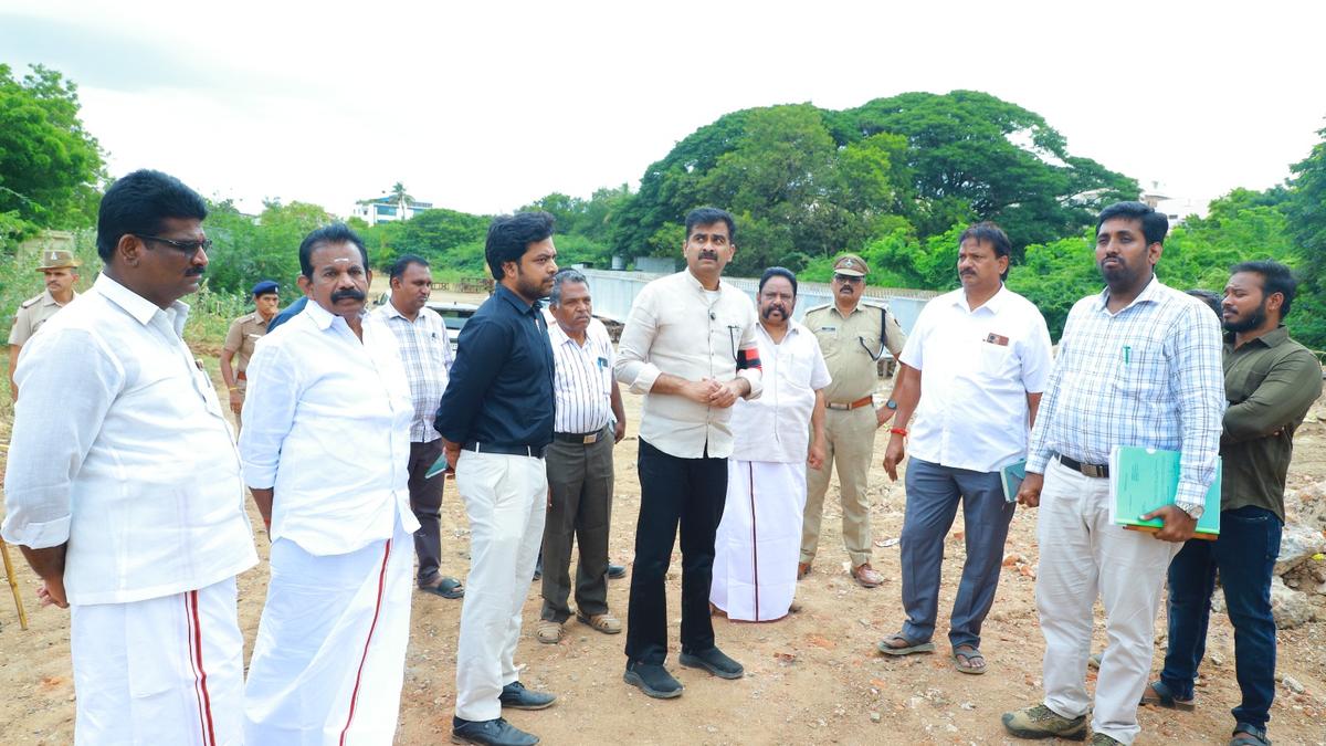 Clearance given for erecting girders atop piers of overbridge near Fort Station: MP