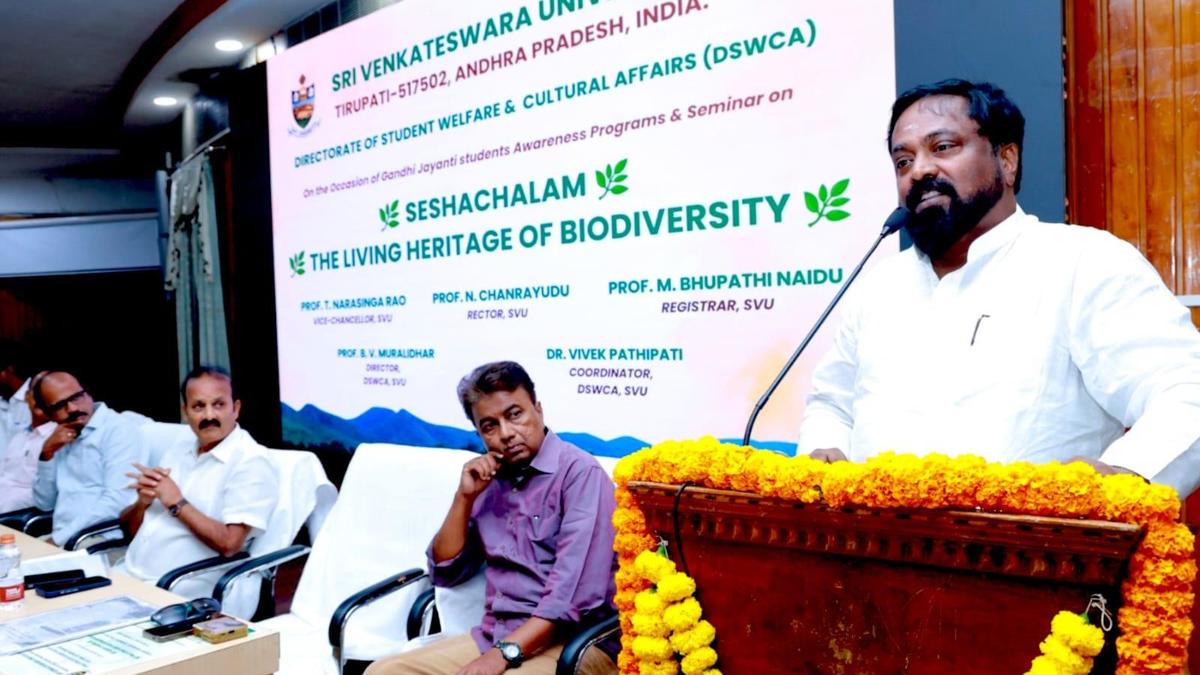 Students urged to gain deeper understanding of biodiversity