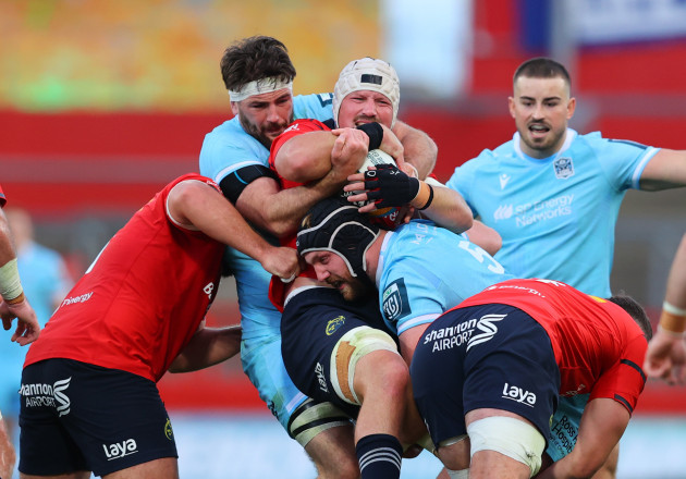Glasgow fight back to claim bonus-point win against battling Munster