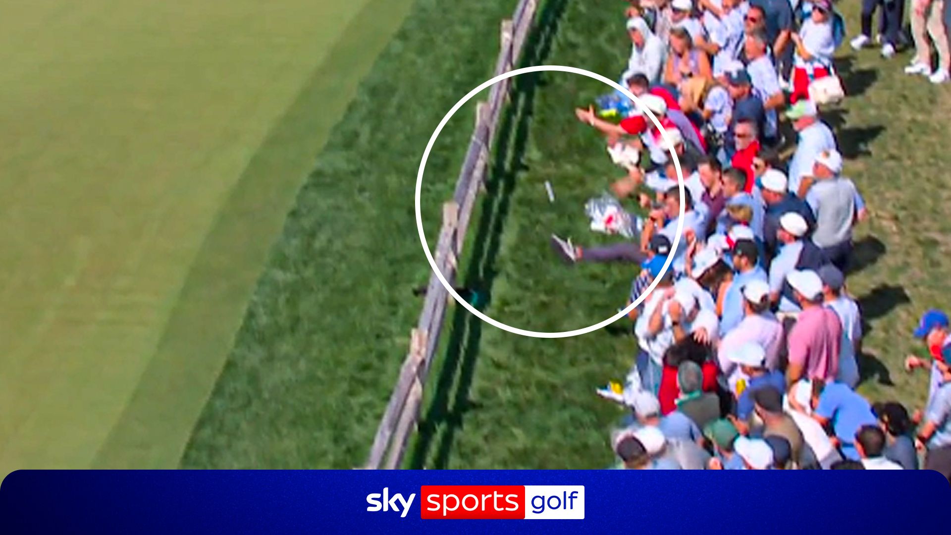 'Somebody KICKED it?!' - Conners' approach shot is volleyed back into play by a fan!