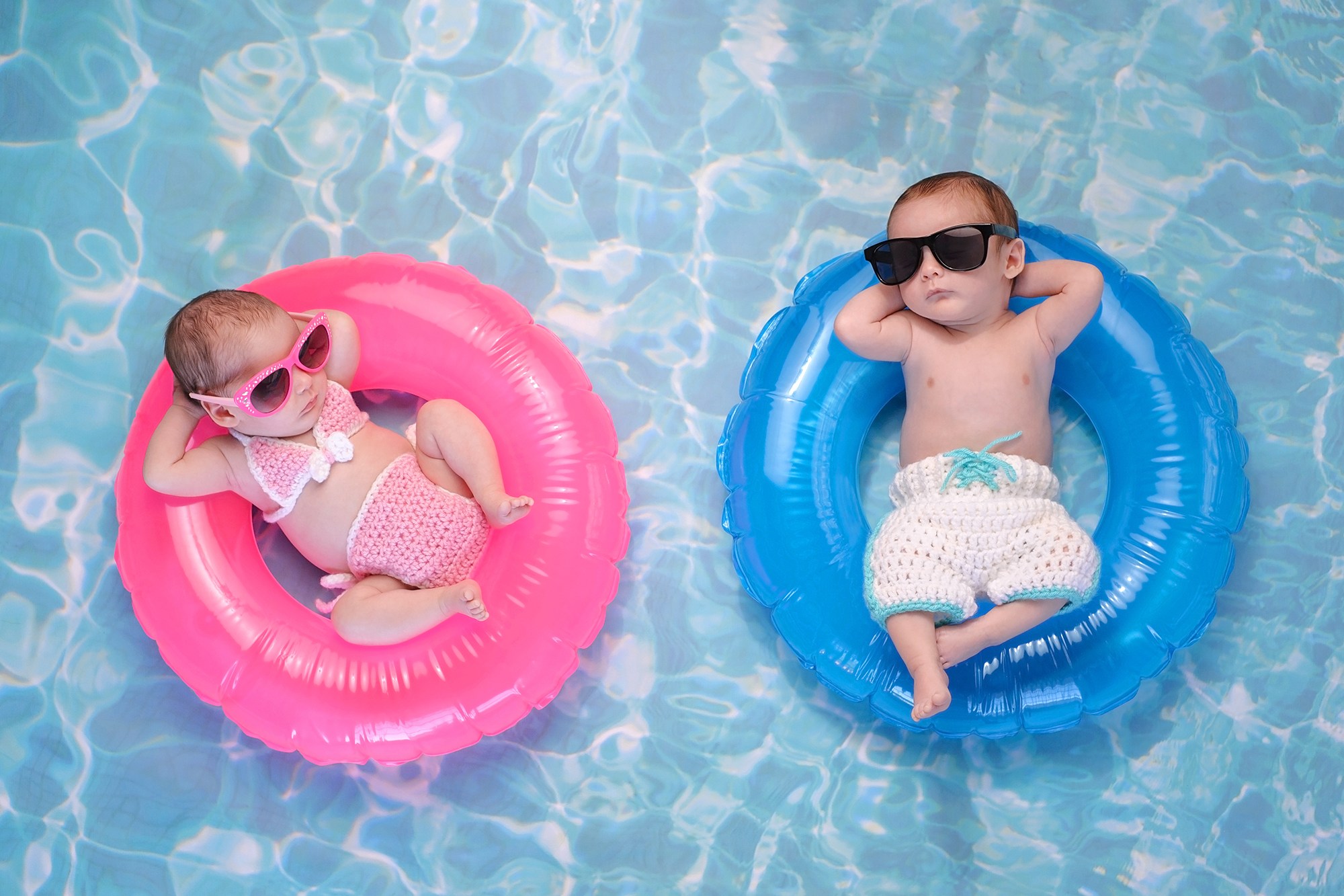 The surprising way girls and boys behave differently just hours after birth