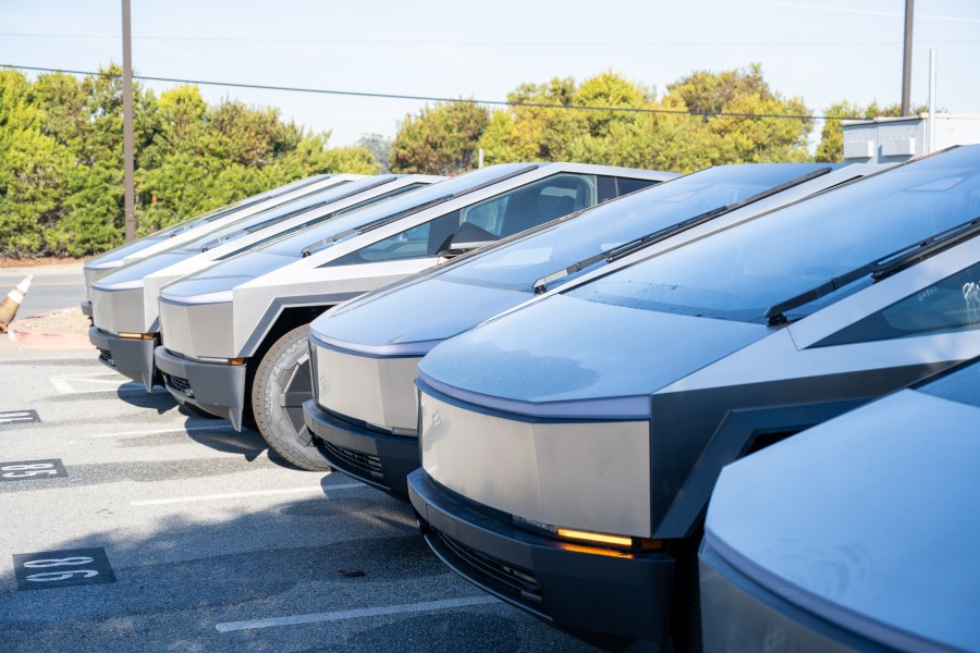 Barnhart, Mo. man pleads guilty to setting Cybertruck on fire at Tesla dealership