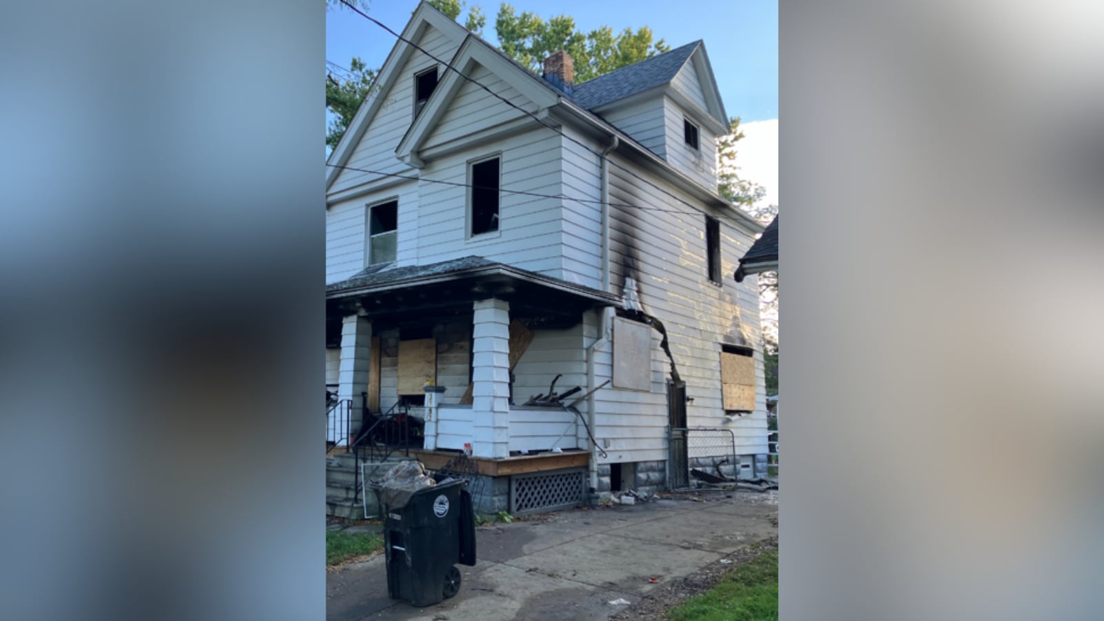 6 kids, 2 adults injured after jumping from 2nd floor to escape burning home, witnesses say