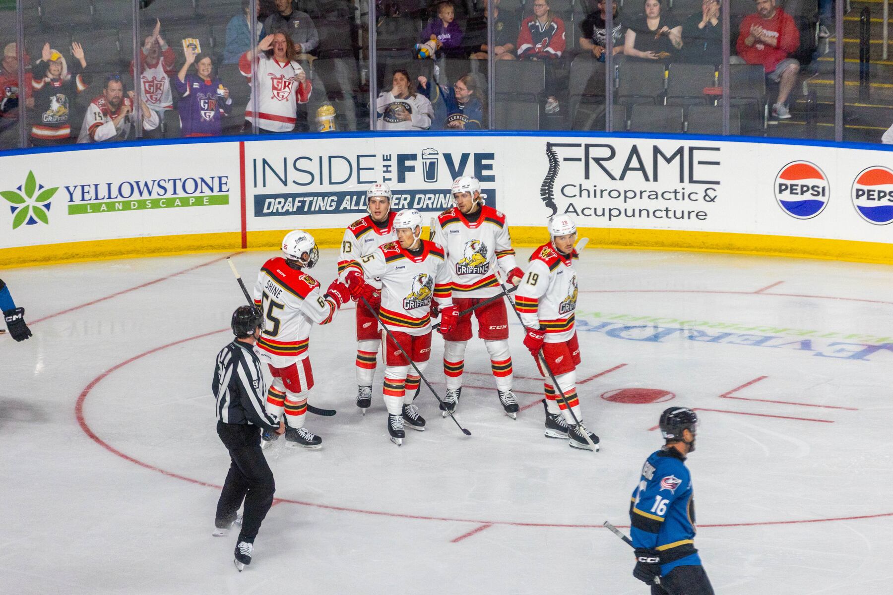 Dries leads Griffins in first preseason game in a decade