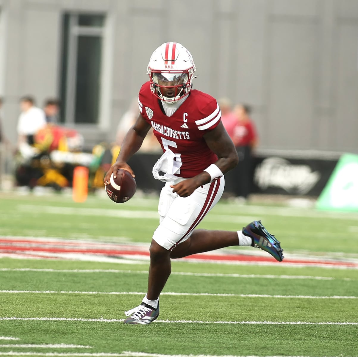 UMass football dominates Sacramento State, secures its fourth straight win