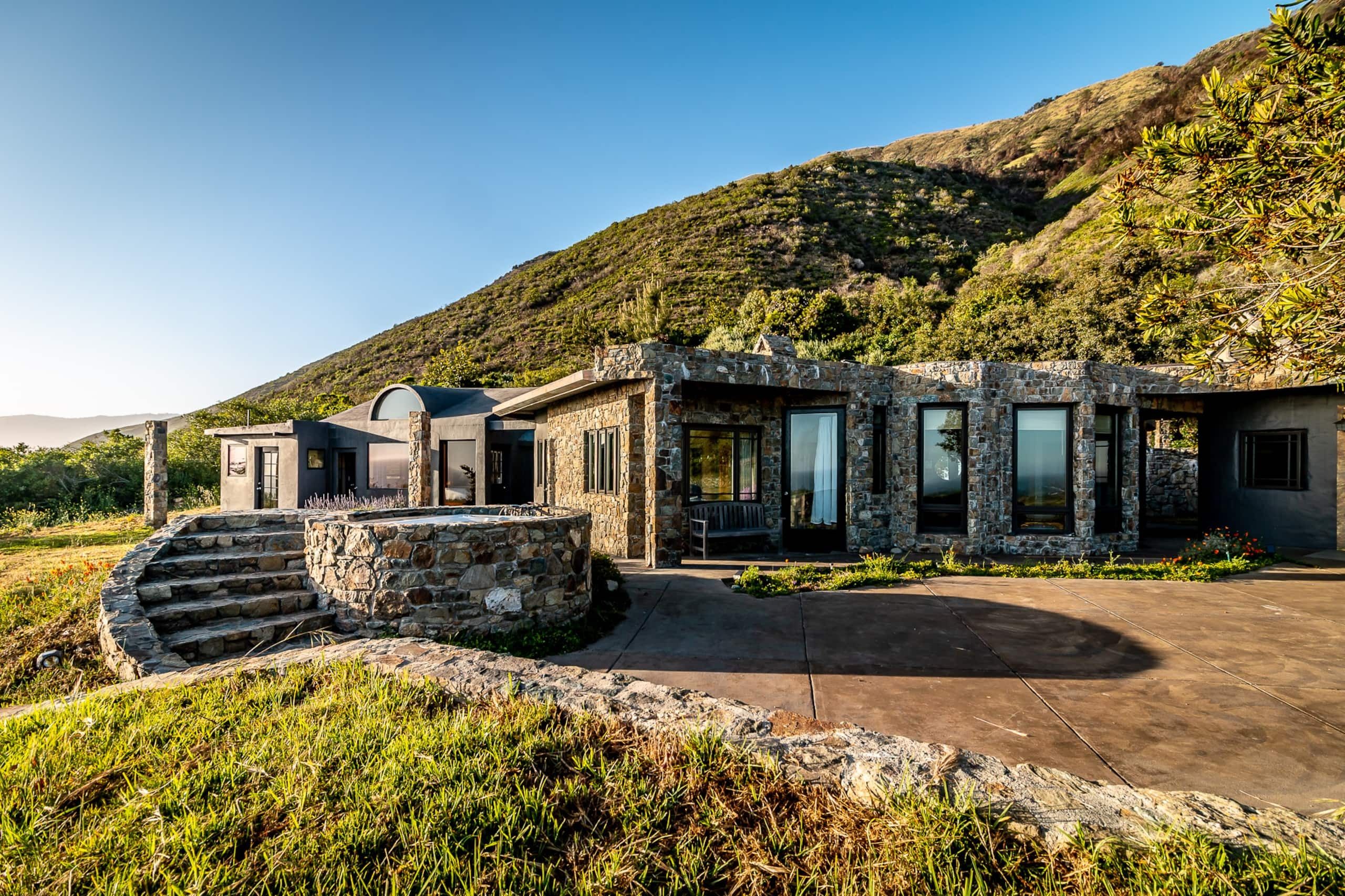 The 12 Best Airbnbs in Big Sur for Your West Coast Road Trip