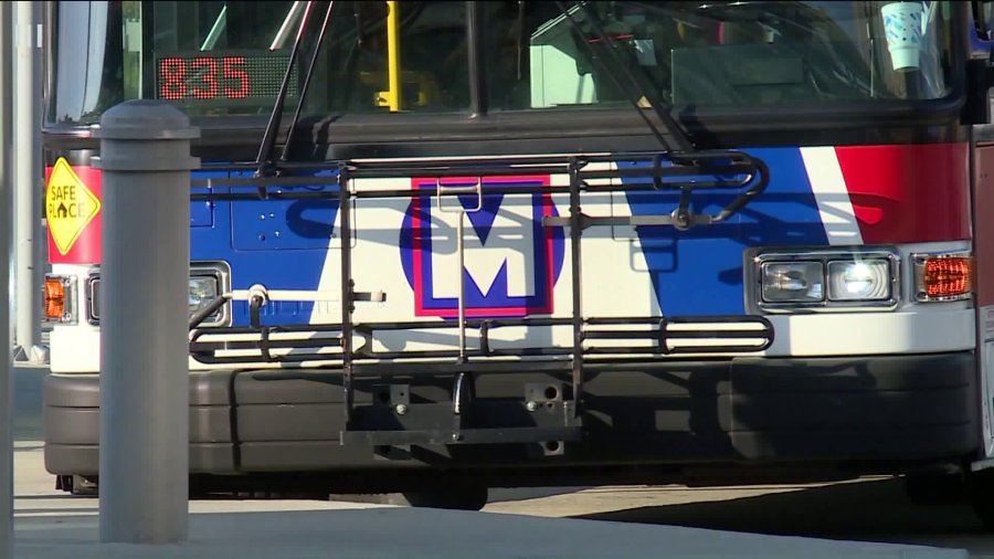 Police investigating report of armed passenger on MetroBus in south St. Louis