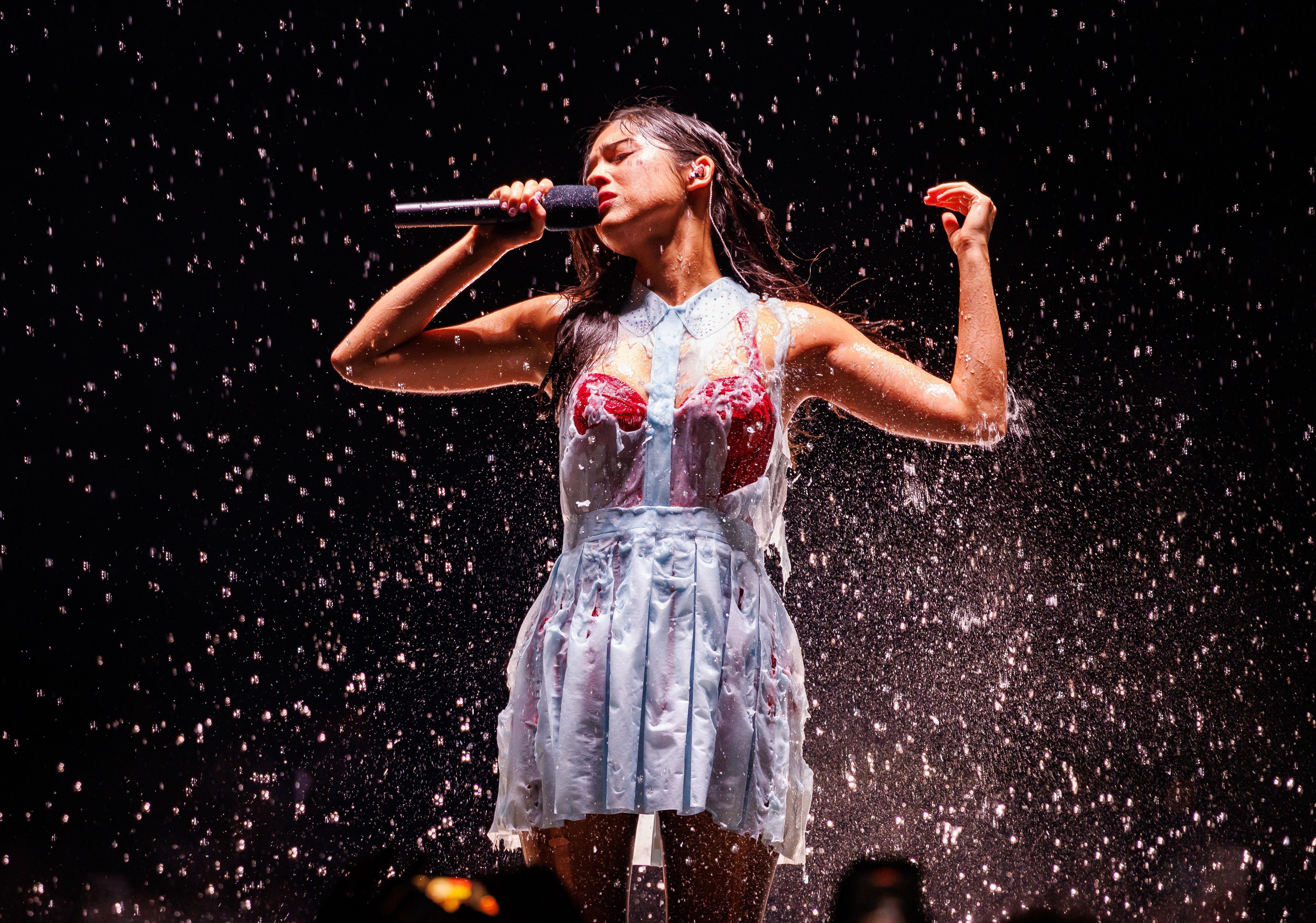 Here’s What Went Down at Olivia Rodrigo’s Unraveled Tour Opener