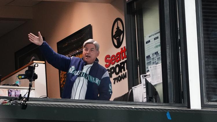 ‘Holy smokes’: Rick Rizzs throws out first pitch ahead of final Mariners broadcast