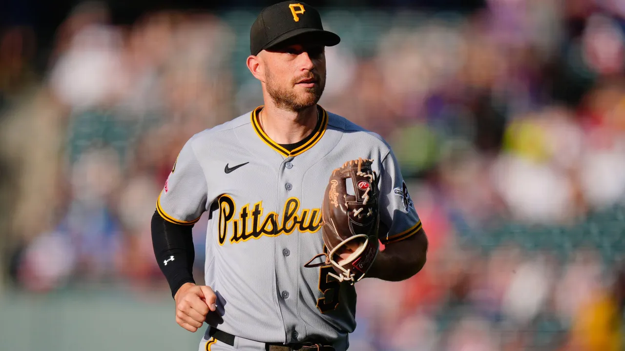 Pirates urged to re-sign 35-homer infielder if they want to be 'taken seriously'