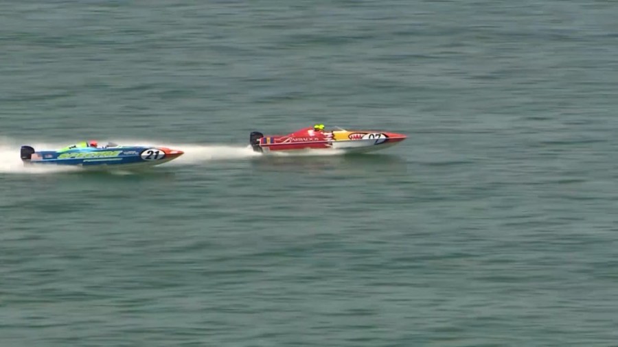 150+ mph powerboats race through the Gulf in Clearwater Offshore Nationals