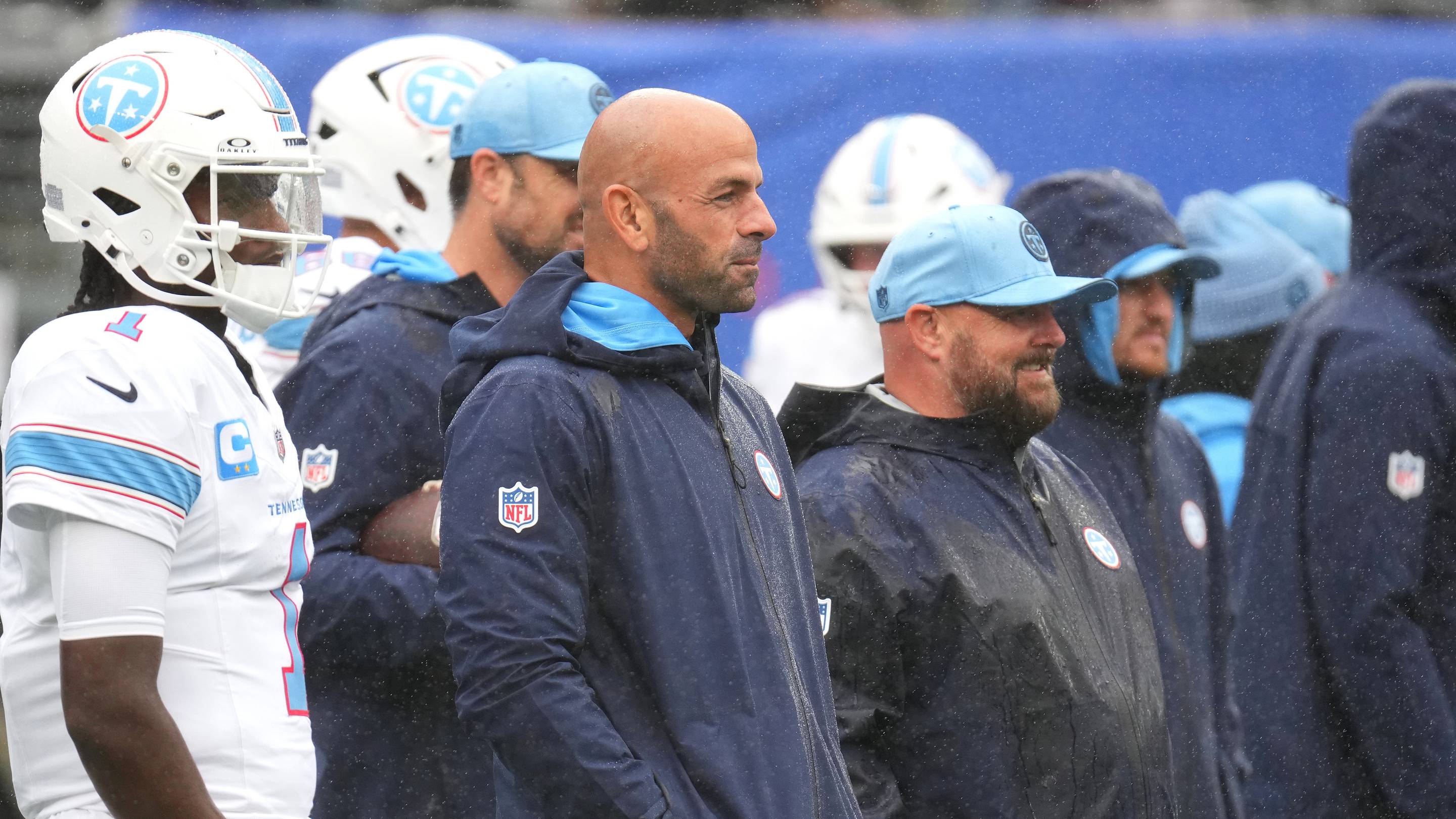 Titans Halftime Report: Offense Goes Scoreless, Fernando Carmona Carted Off as Giants Lead