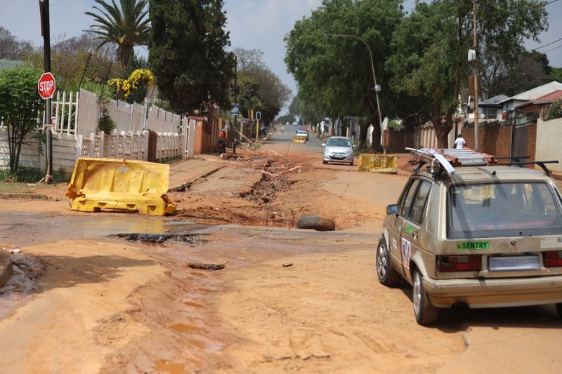 IN THE MUD: Kensington businesses suffer 70% decline as Joburg Water rips up Queen Street