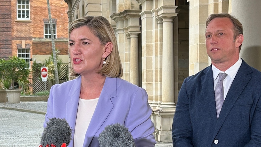 Qld opposition says premier needs to 'front up' after child deaths report