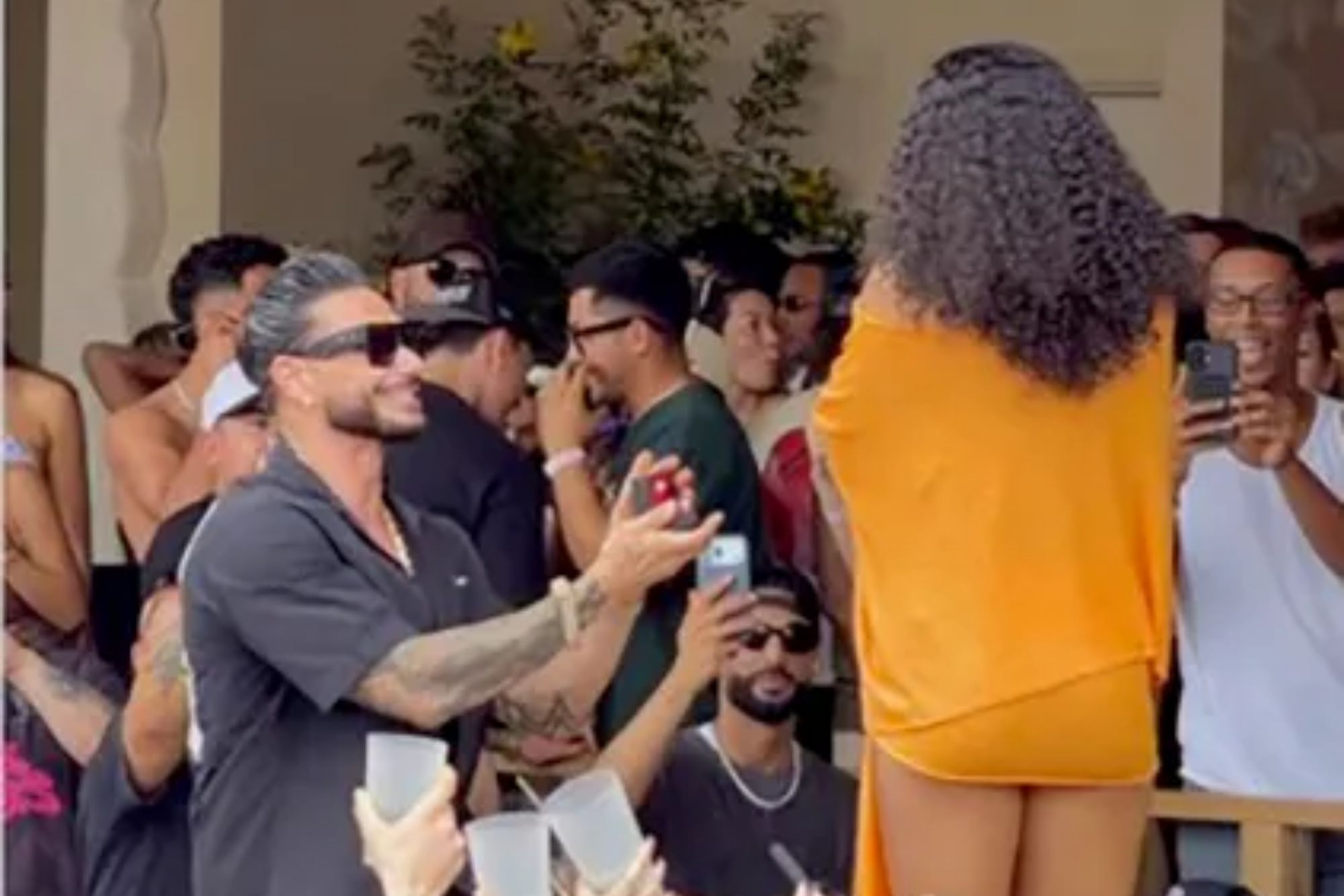 Jersey Shore’s Pauly D drops to one knee and proposes to influencer girlfriend Nikki Hall at packed Vegas club