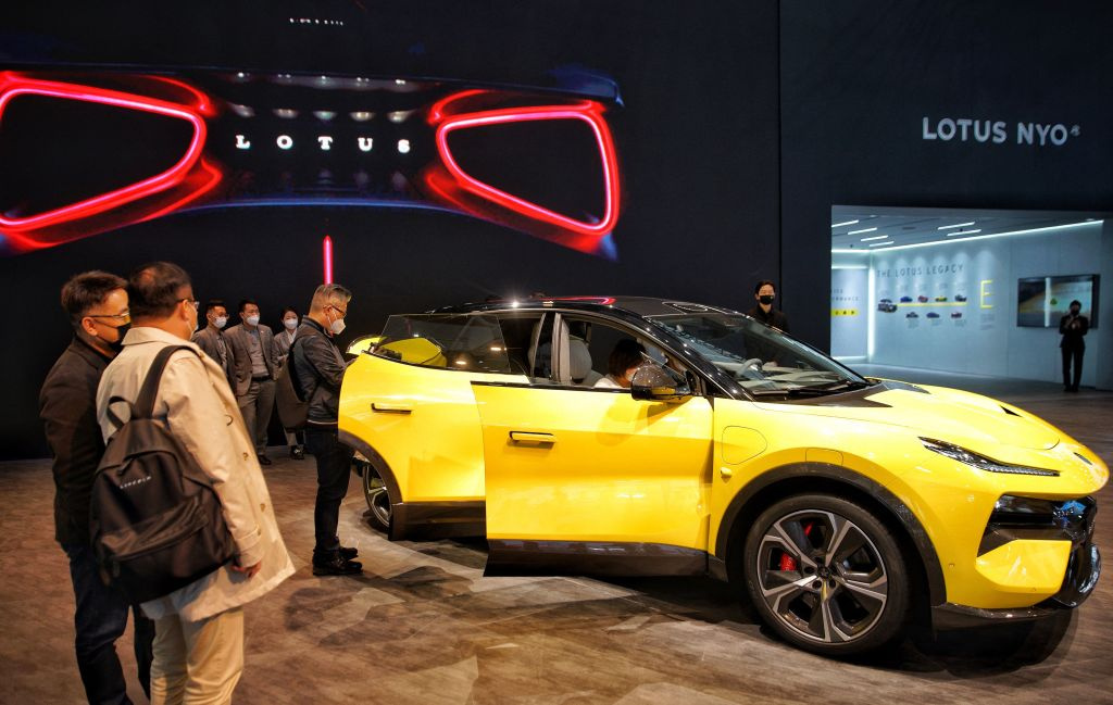 China's EV Makers Race to Beat Tesla With Ultra-Fast Charging In Under 10 Minutes