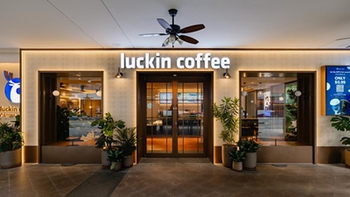 Luckin Coffee Celebrates 100 Stores in Singapore
