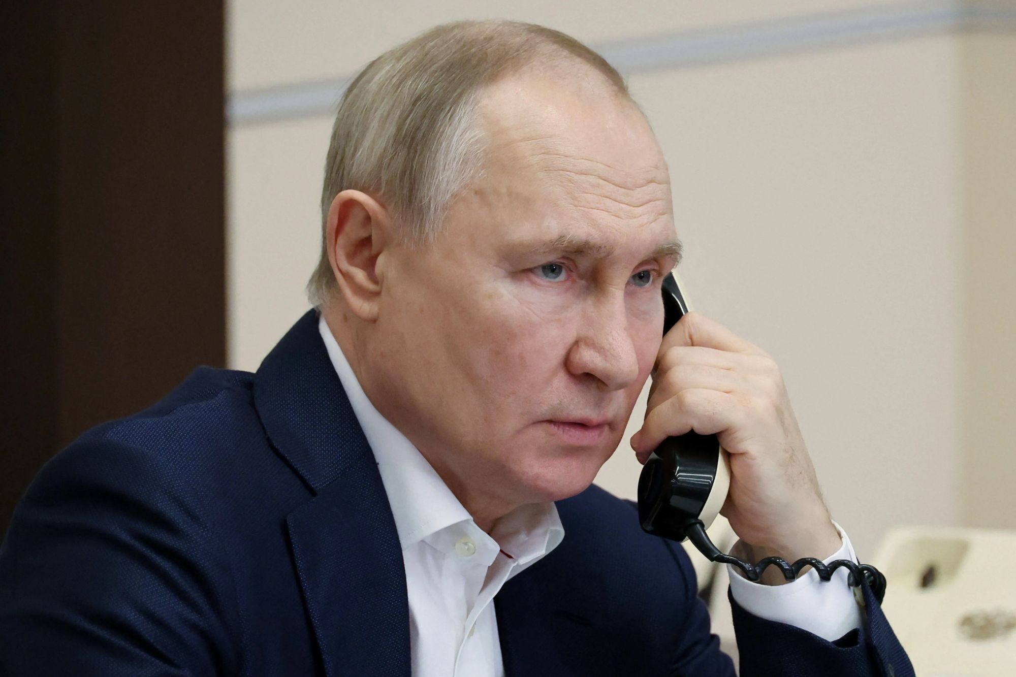 Paranoid Putin ‘confiscates phones from protection officers & bans contact with family’ as tyrant fears assassination