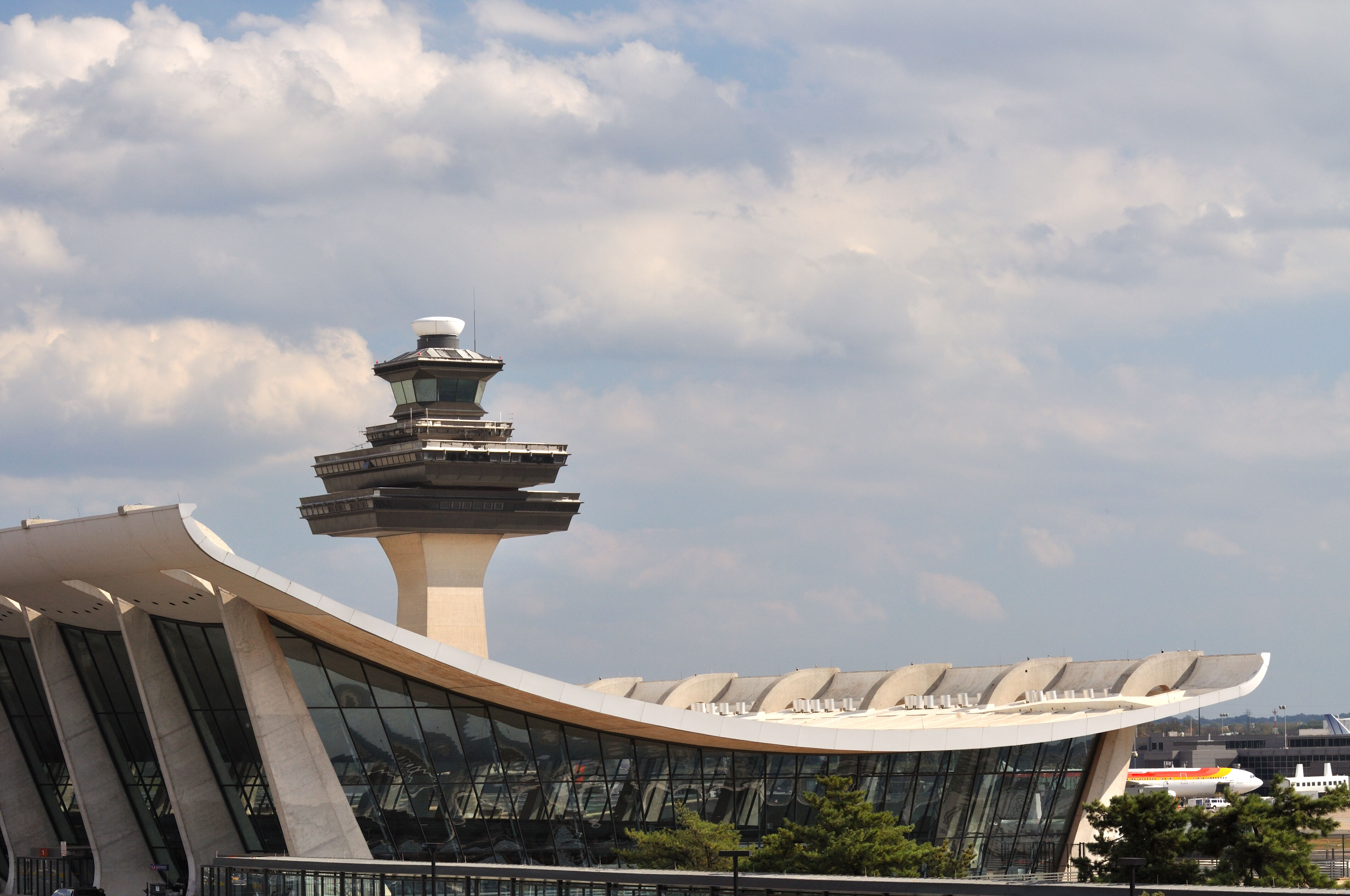 Why some Dulles Airport-area residents may notice more aircraft noise through November