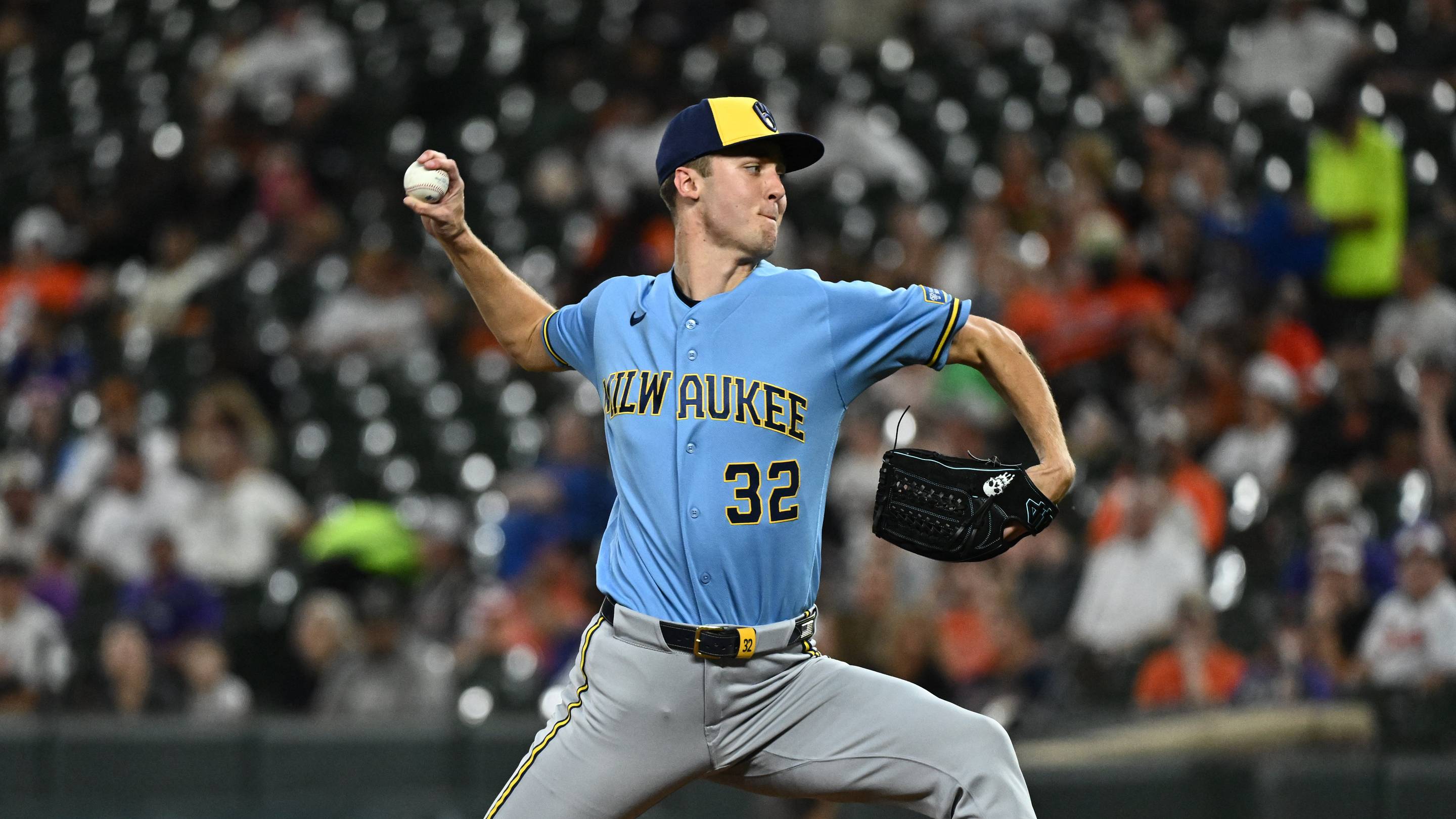 Affordable Rookie Cards for Top Pitchers Headed to MLB Postseason
