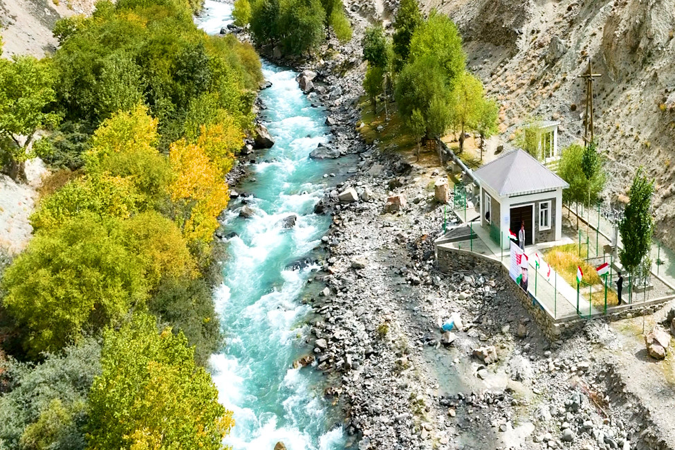 Tajikistan brings new small hydro power to remote in Rushon district
