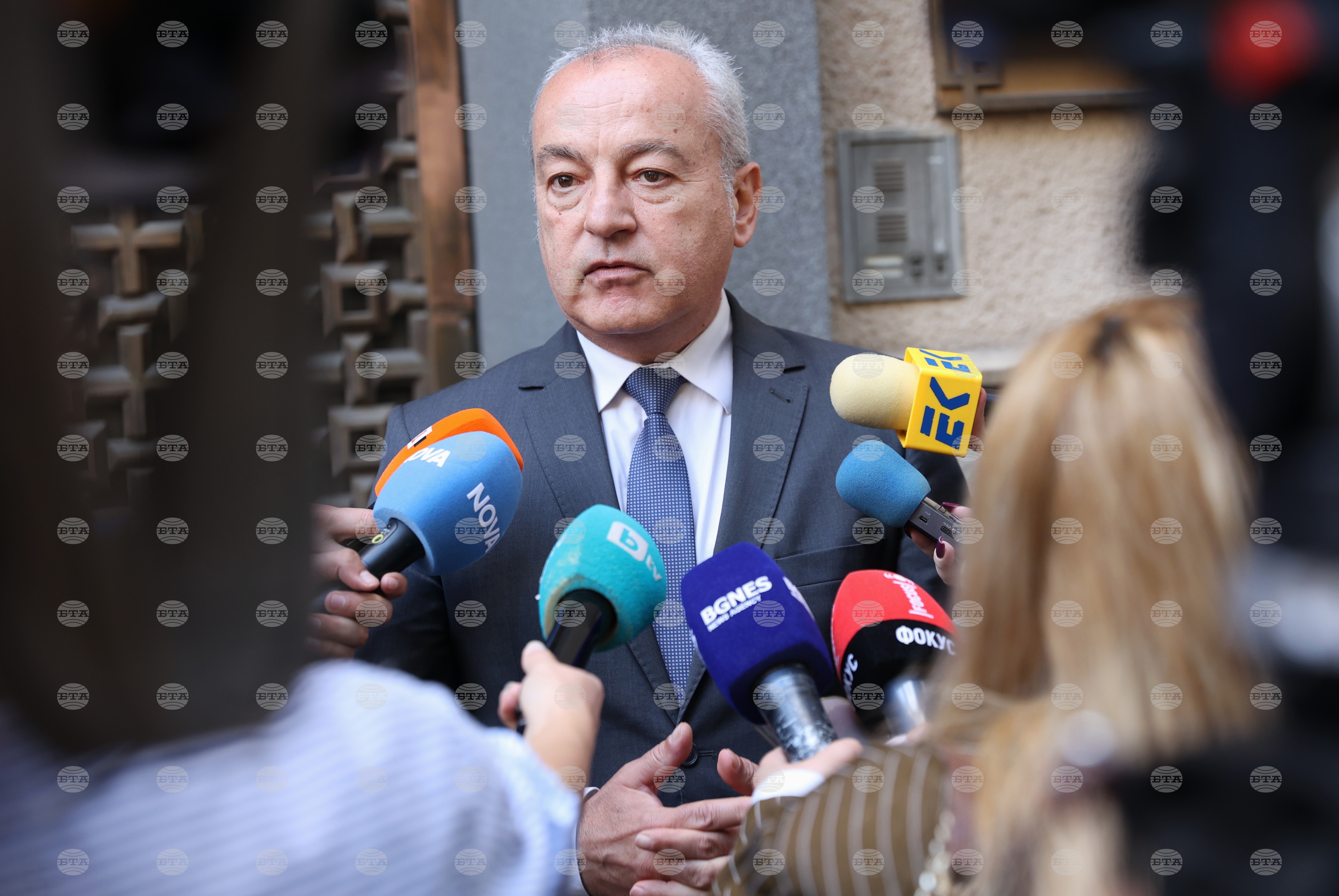 Finance Minister Accuses Head of Central Bank of Interfering in Politics