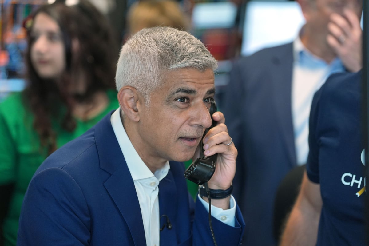 Sadiq Khan reveals exact date Oxford Street car ban will start