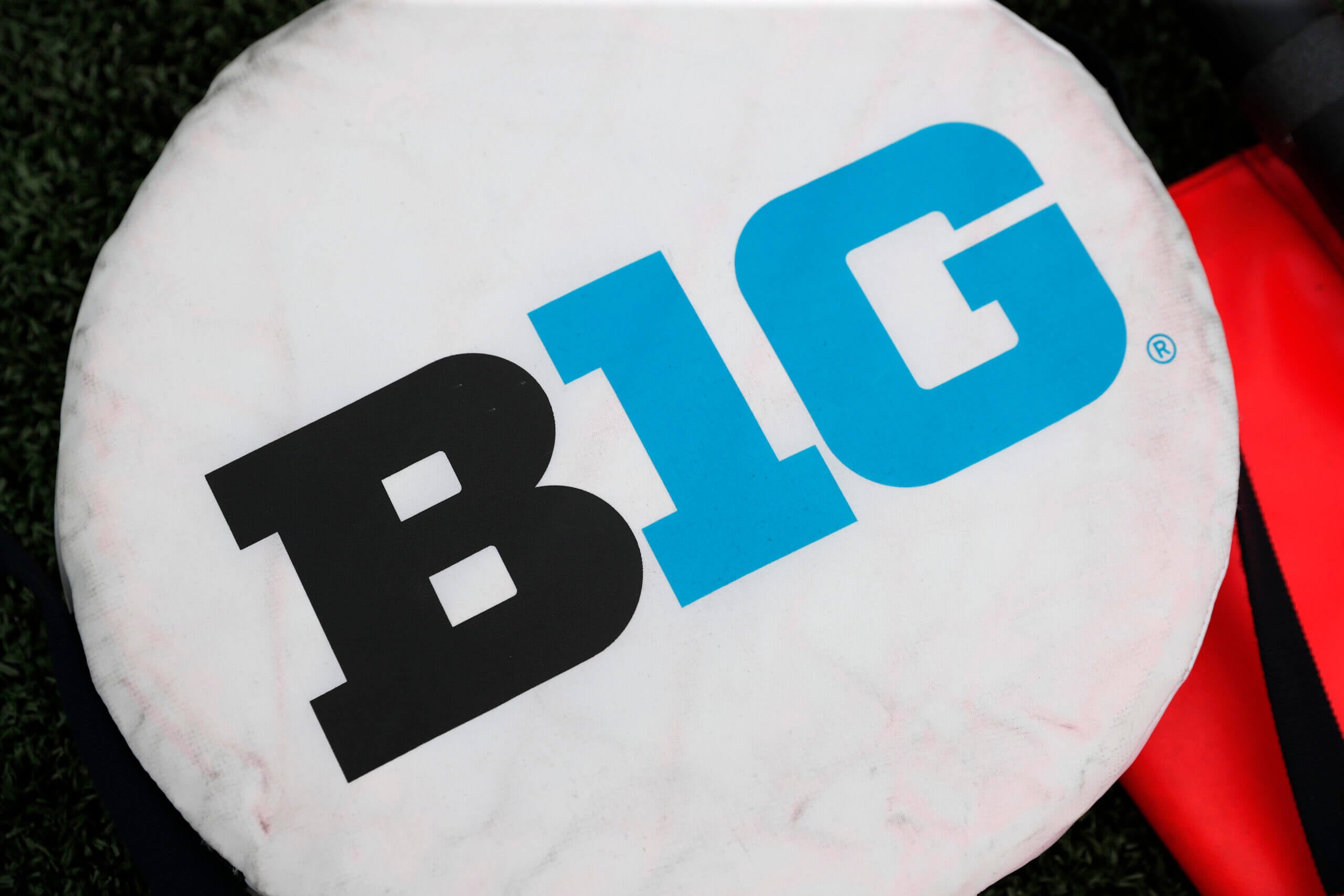 Big Ten enacts basketball-specific rule to ban players who have signed pro contracts