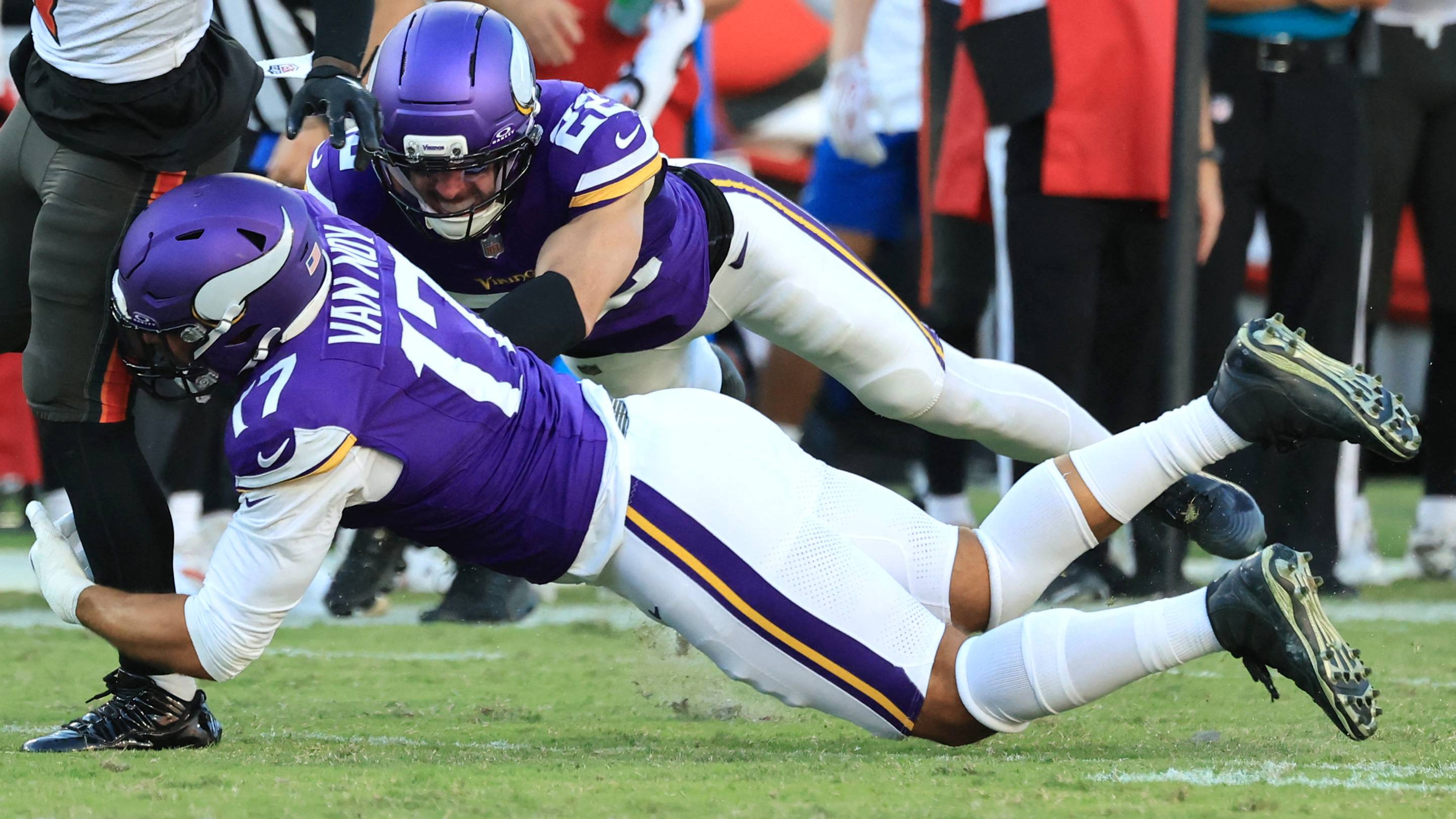 Time's Up: Analyzing Which Viking Should Lose His 53-Man Roster Spot to Kyle Van Noy