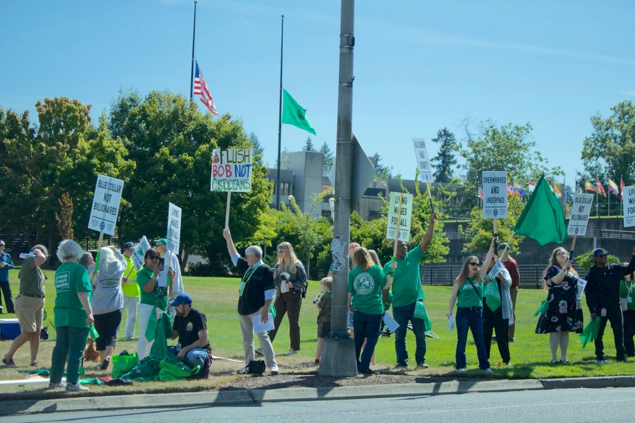 Washington state worker union OKs new contract with no pay hike