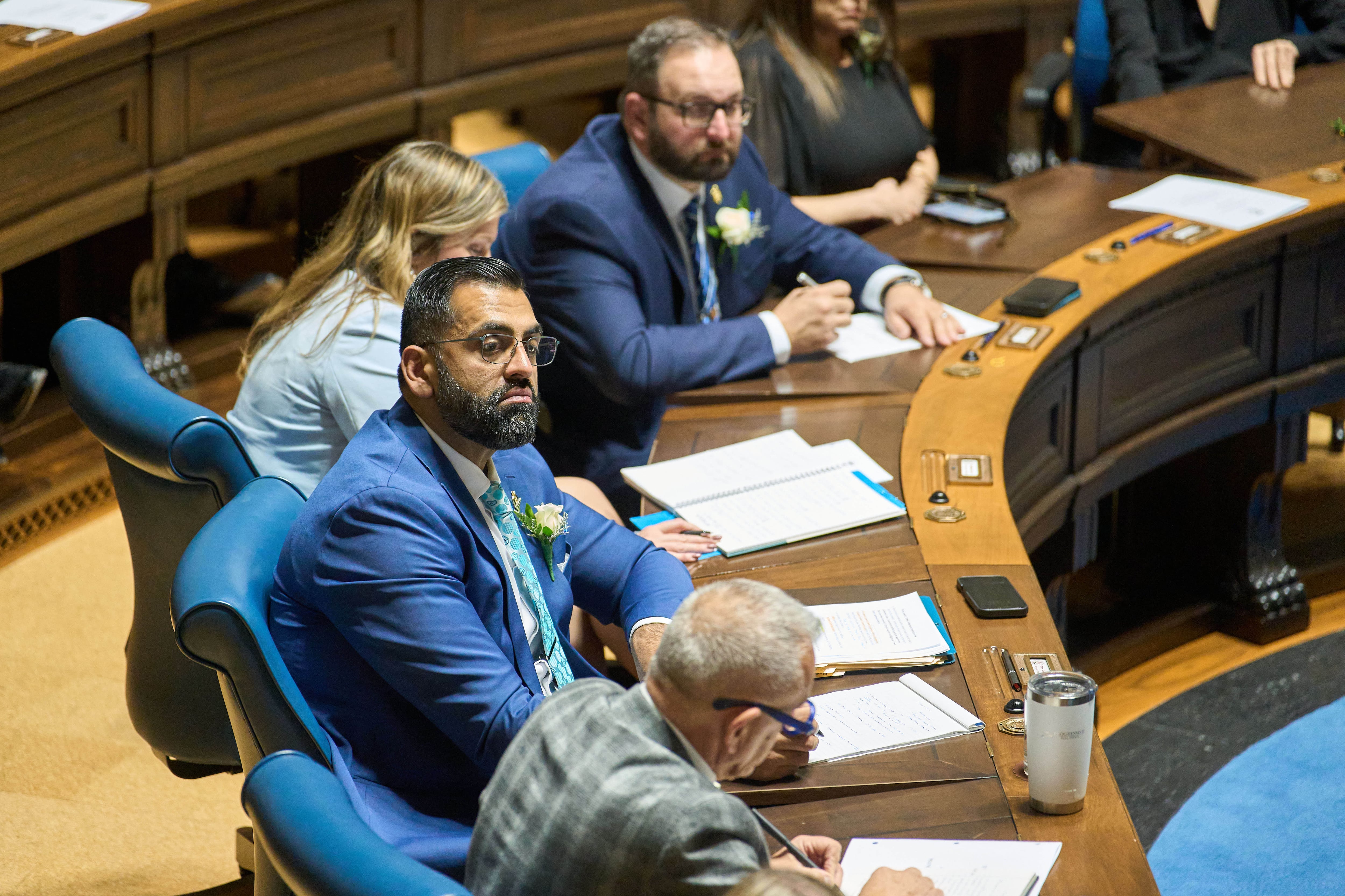 Manitoba PC Leader Obby Khan steps down, cites internal party fighting