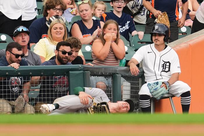 Athletics 3rd baseman Zack Gelof sues Detroit Tigers, stadium authority over Comerica Park knee injury