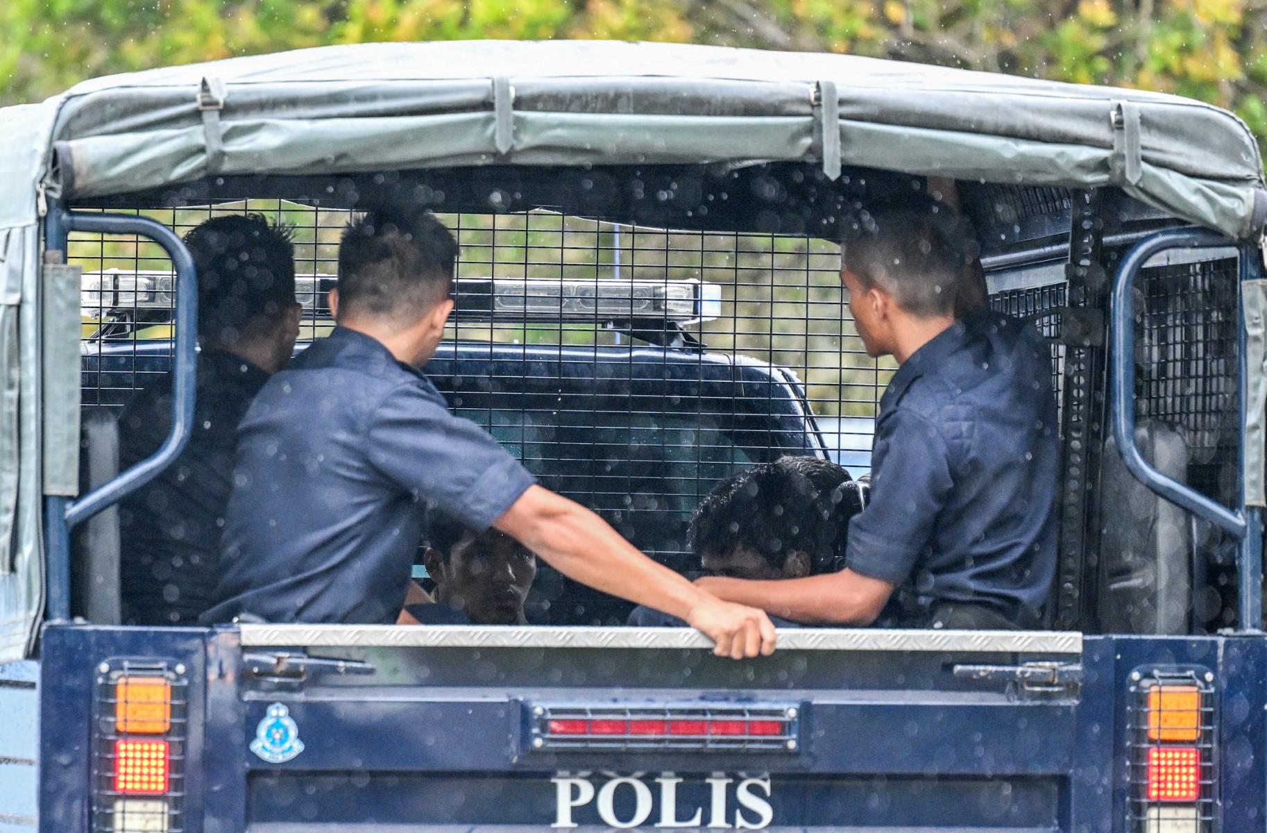 Malaysia starts sending Myanmar migrants home