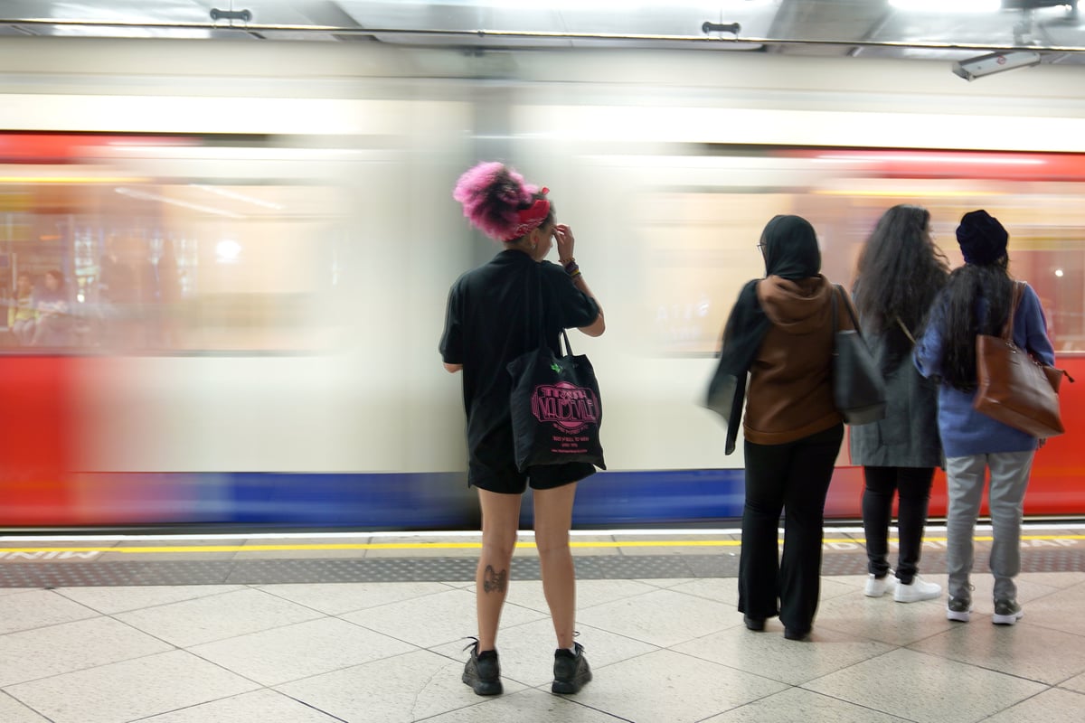 London travel news LIVE: District line suspended as early-morning Tube delays hit commuters