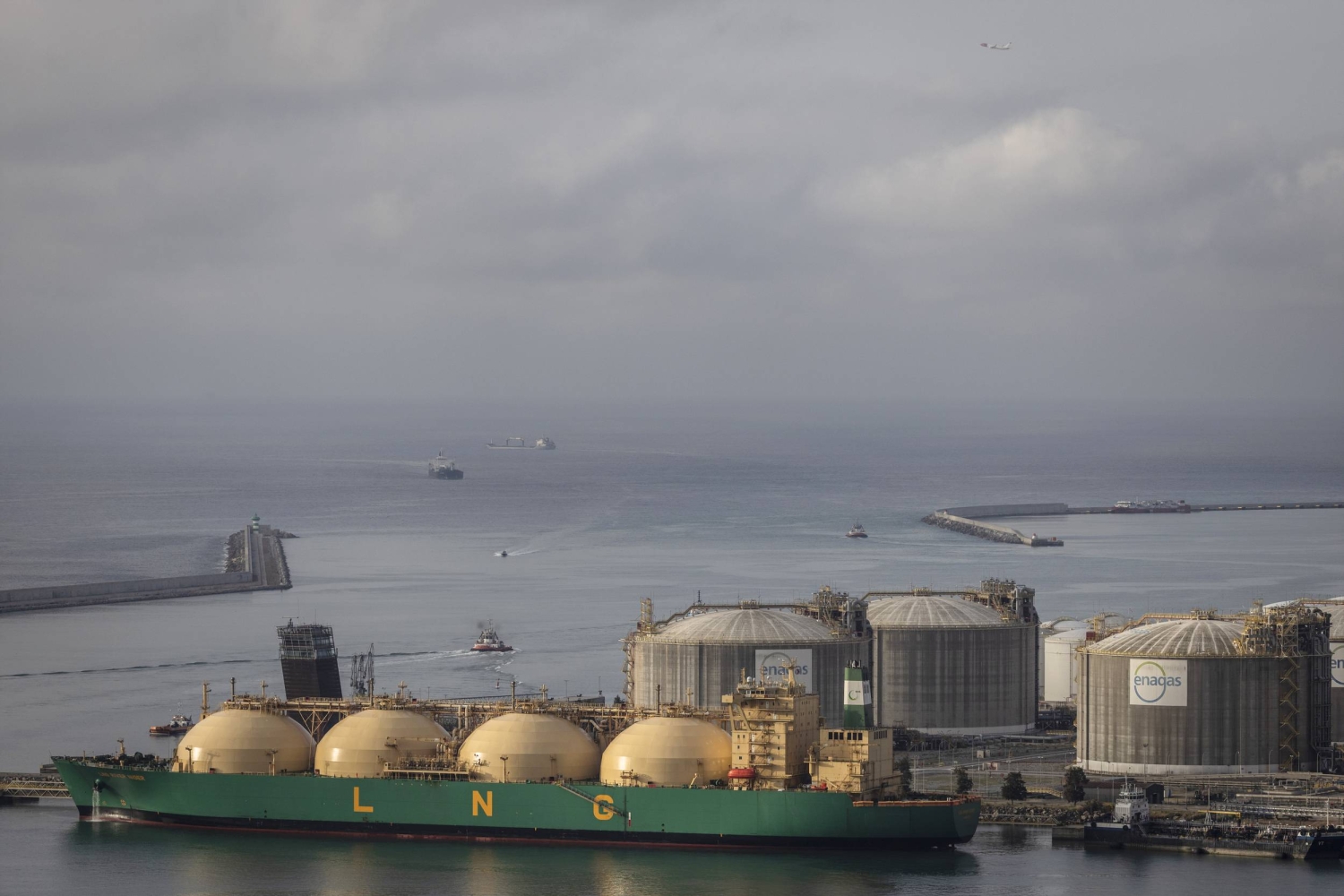 Europe’s LNG stores depleted ahead of winter as conflicts choke supplies