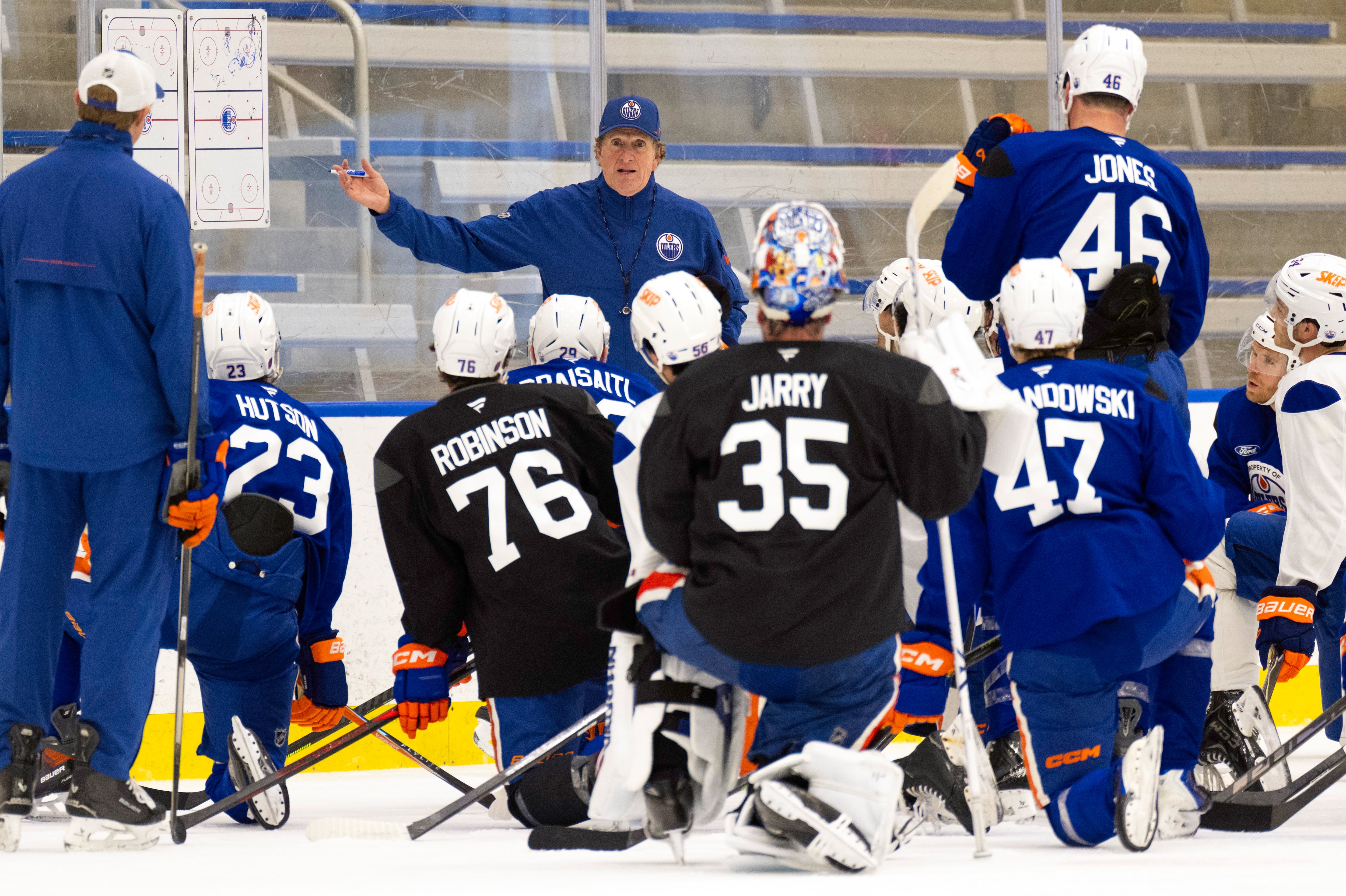 Mike Babcock is a lightning rod of attention behind the Oilers’ bench
