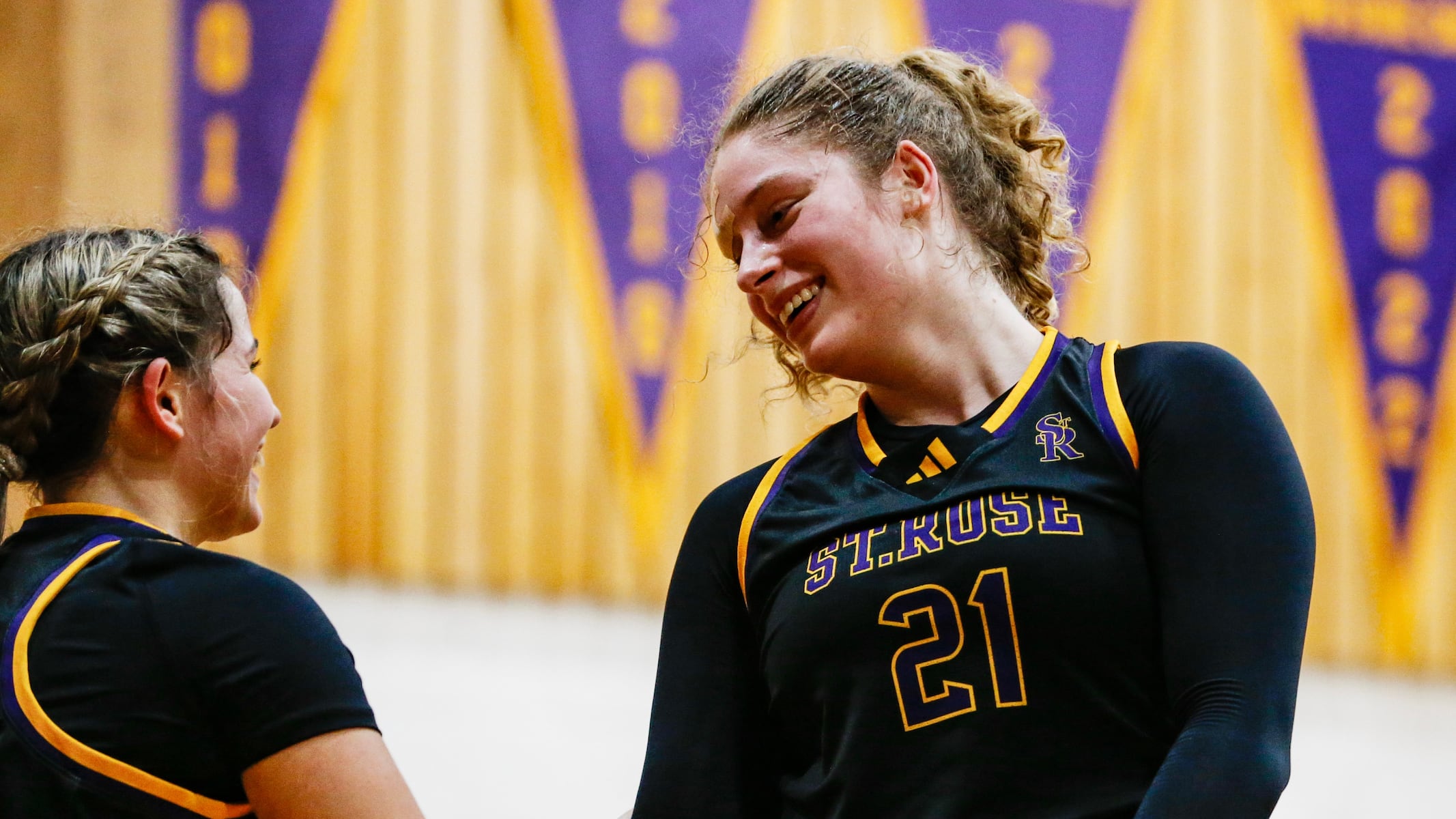 Daughter of former world No. 1 tennis player commits to D1 basketball program at dad’s alma mater