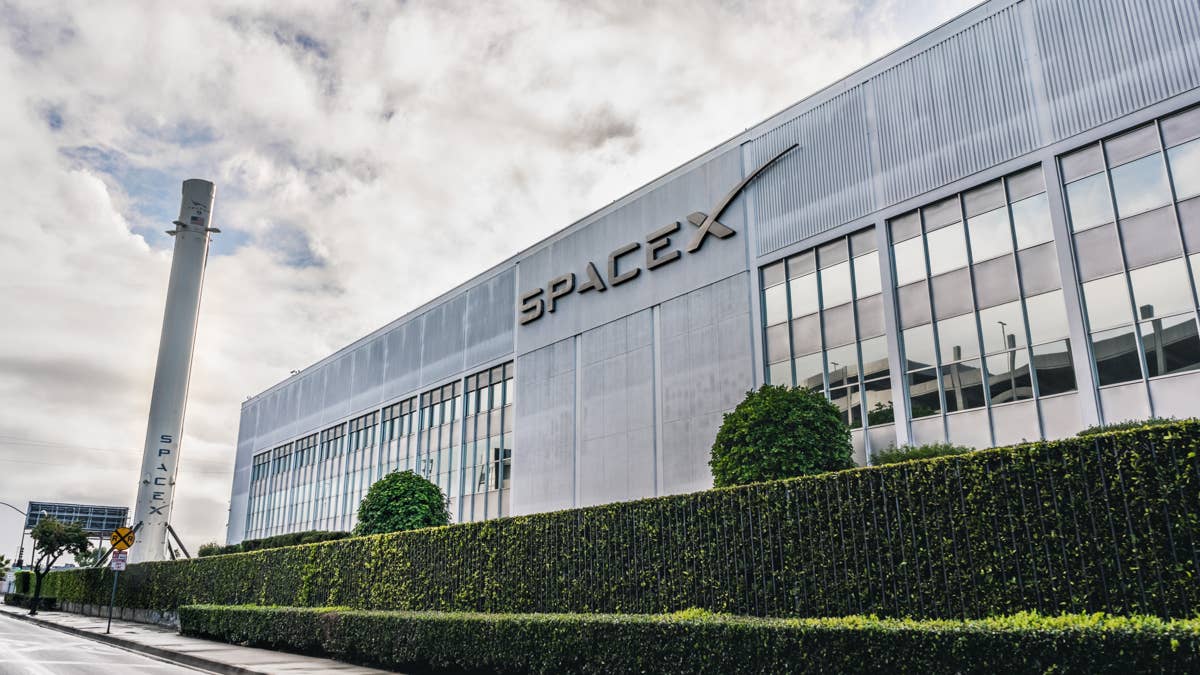 SpaceX stock starting to reward investors who stuck around