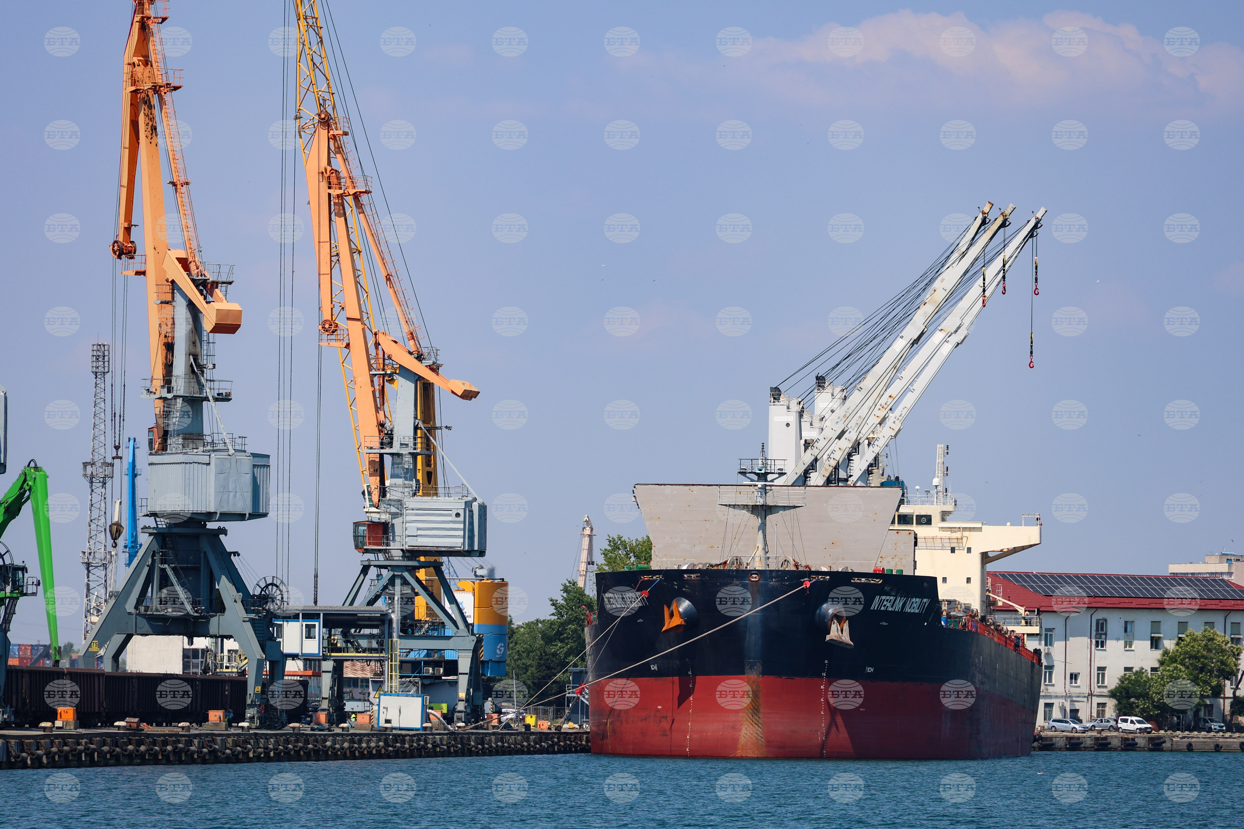 Annual Growth in Export Prices Outstrips That of Import Prices in Q2