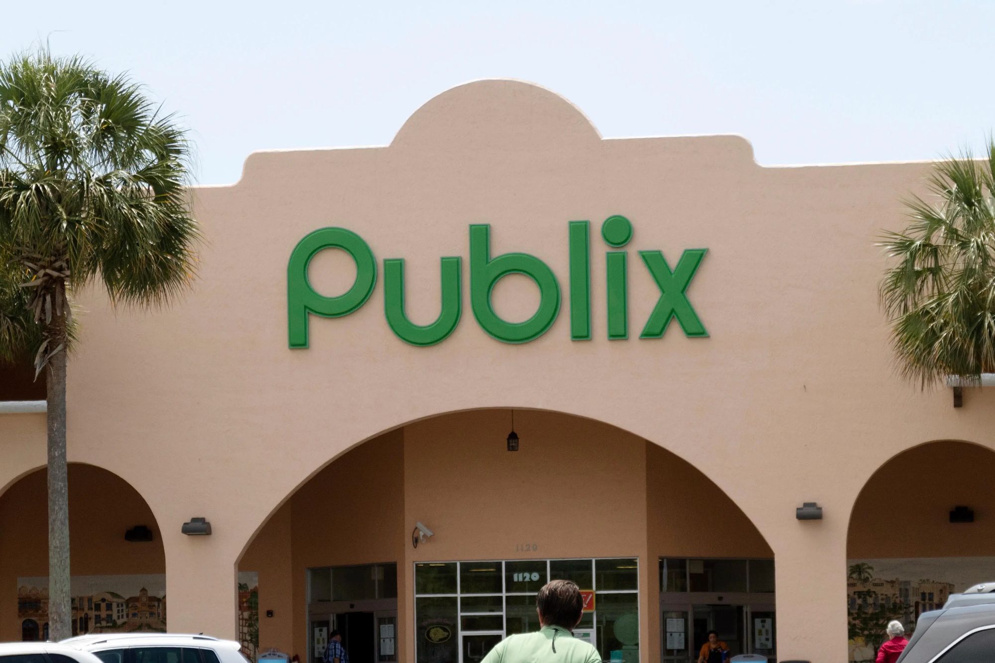 New Publix stuns shoppers with hand-rolled sushi bar, artisan cheese display, and DRIVE-THRU in sunny hotspot