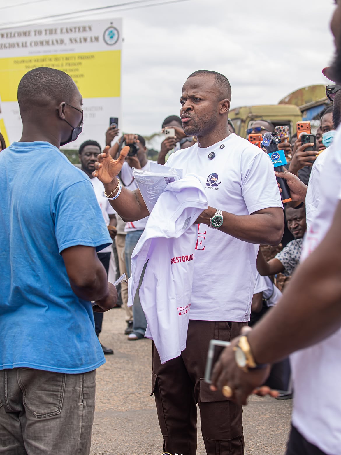 Pastor Daniel Amoateng pays for release of 23 Nsawam prison inmates