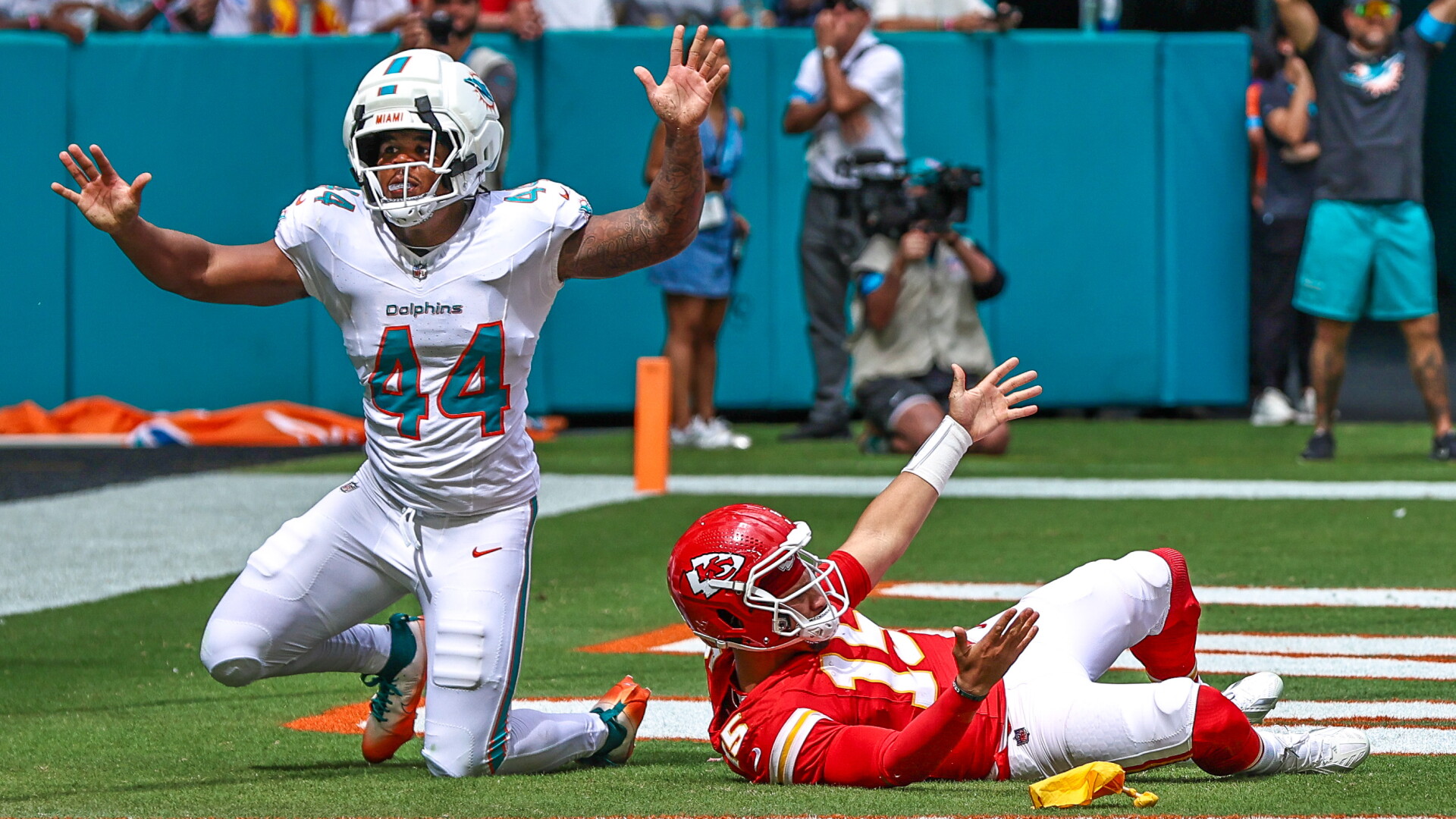 Chop Robinson: Not sure why I got called for roughing Patrick Mahomes, but I had to play on