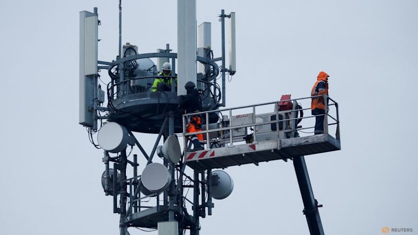 European telcos may get more time to phase out high-risk suppliers under EU proposal