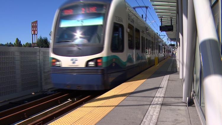 Normal light rail service resumes after mechanical issue suspends 1 and 2 Line
