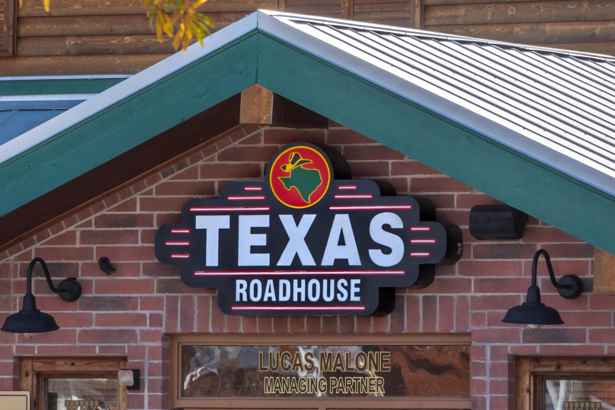 Major service change coming to Texas Roadhouse restaurants in US state – and police will be on scene